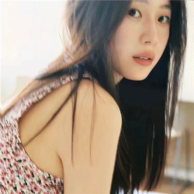 住宅区的两人